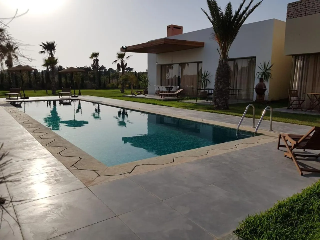 Villa Zouina 에사우이라